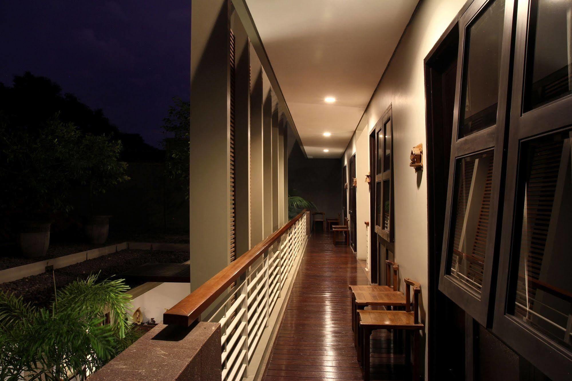 Cozy Boutique Guest House Malang Eksteriør billede
