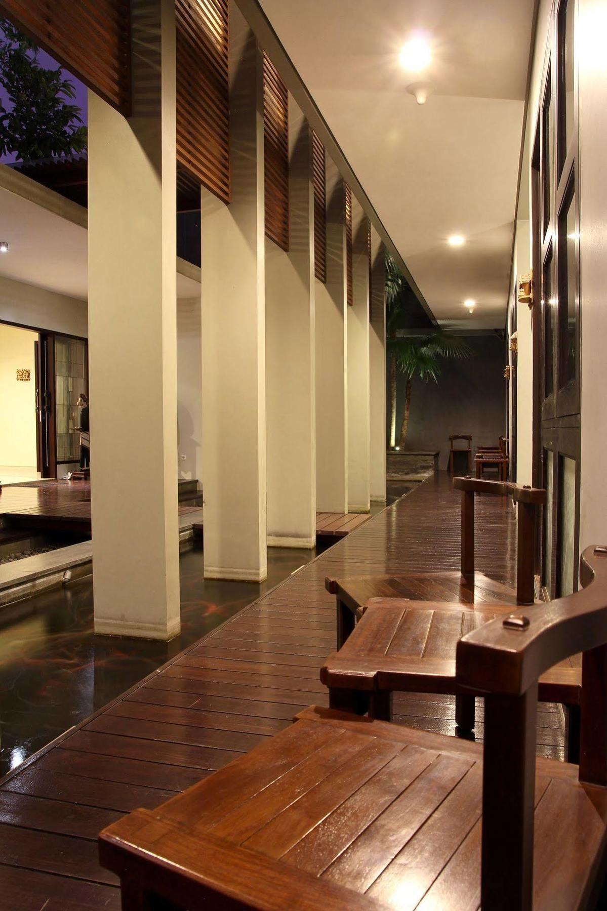 Cozy Boutique Guest House Malang Eksteriør billede