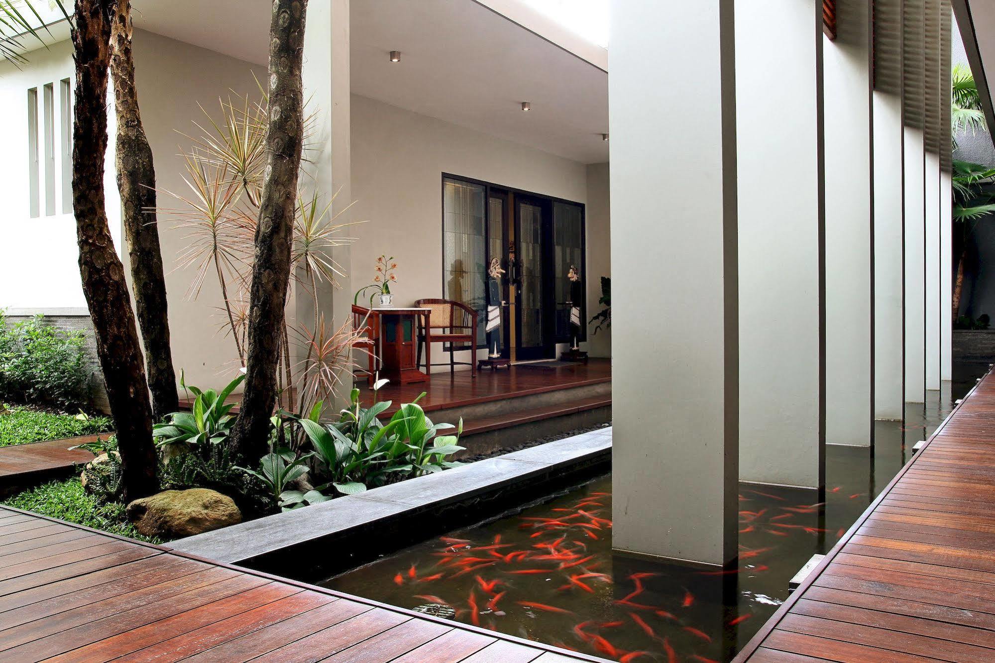 Cozy Boutique Guest House Malang Eksteriør billede
